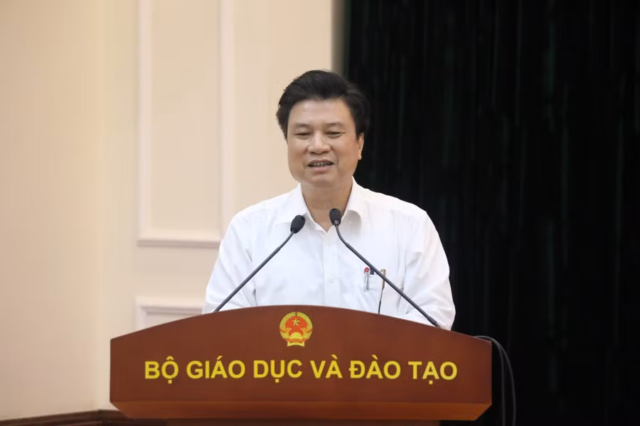 Thứ trưởng Nguyễn Hữu Độ phát biểu tại hội nghị.