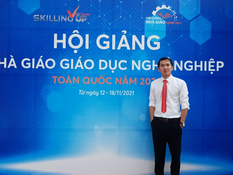 Giảng viên Phạm Ngọc Cương, Trường Cao đẳng Y tế Hưng Yên. Ảnh: NVCC.