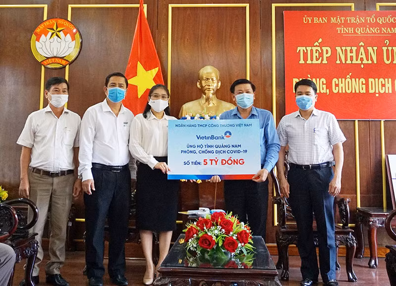 VietinBank kịp thời ủng hộ số tiền 5 tỷ đồng cho tỉnh Quảng Nam phòng, chống dịch COVID-19.