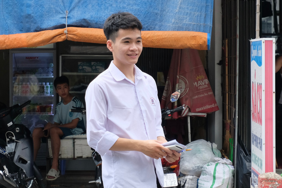 Thí sinh tự tin bước vào môn thi Toán. Thí sinh tự tin bước vào môn thi Toán.