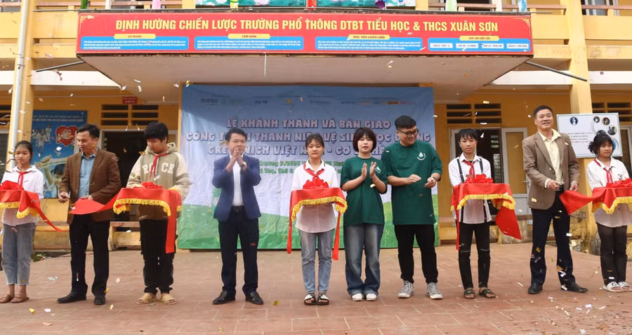 Công trình Vệ sinh học đường chính thức được bàn giao và đi vào hoạt động. Nguồn: Dự án Tình nguyện Clover - Fly High.