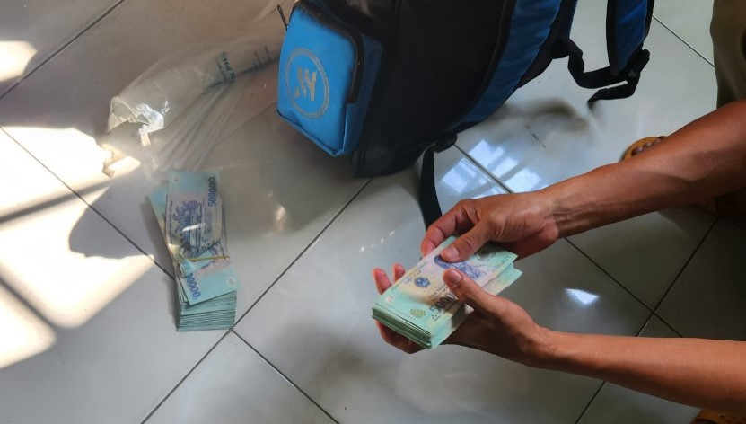 Số tiền bị cướp tại điểm dịch Viettel. Số tiền bị cướp tại điểm dịch Viettel.