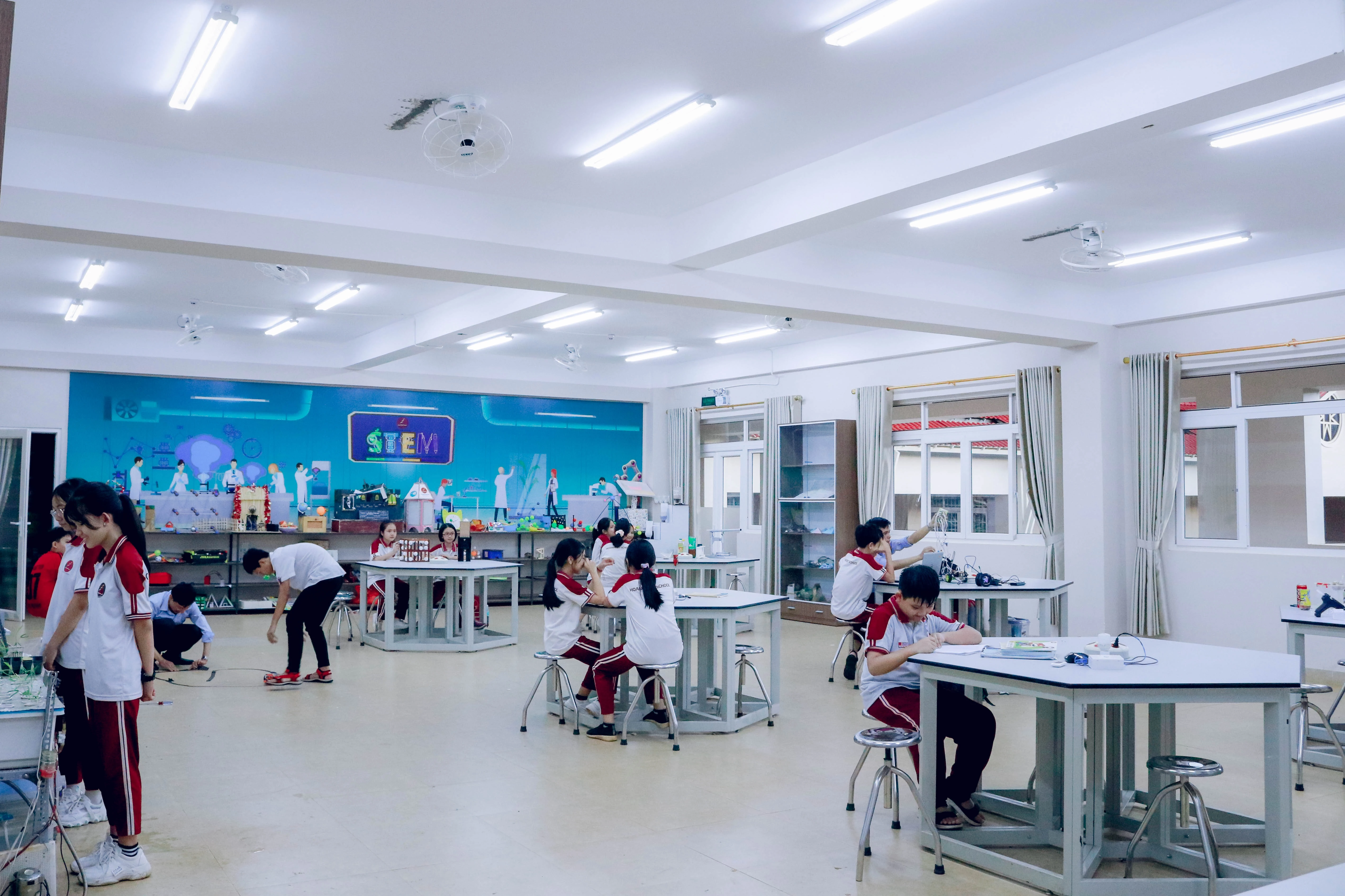 Cơ sở vật chất khang trang, hiện đại.