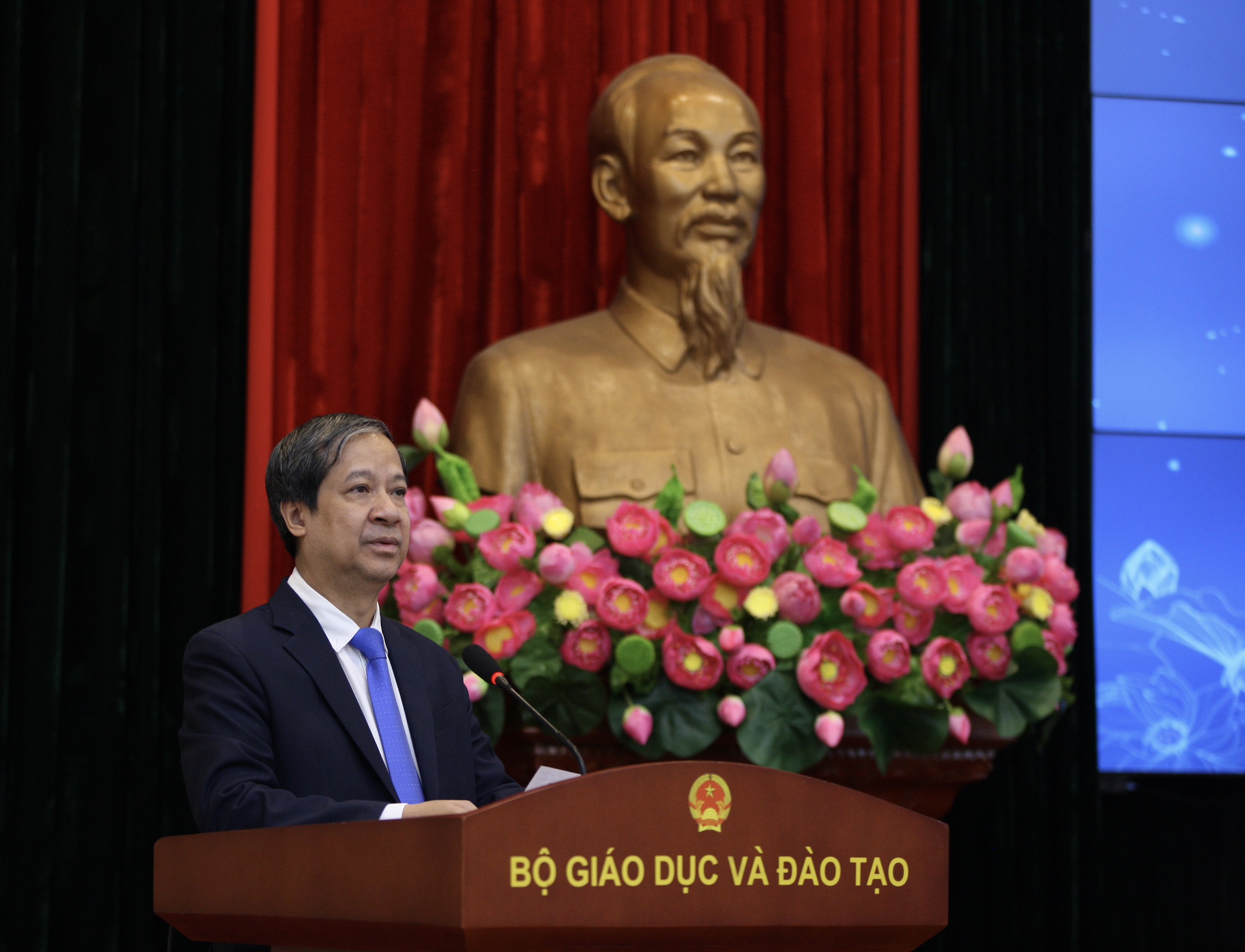 Bộ trưởng Nguyễn Kim Sơn: Năm 2023, ngành Giáo dục nhận được sự tin cậy, chia sẻ, đồng thuận, thấu hiểu nhiều hơn từ Lãnh đạo Đảng, Nhà nước, Quốc hội, Chính phủ, đại biểu Quốc hội, người dân. Bộ trưởng Nguyễn Kim Sơn: Năm 2023, ngành Giáo dục nhận được sự tin cậy, chia sẻ, đồng thuận, thấu hiểu nhiều hơn từ Lãnh đạo Đảng, Nhà nước, Quốc hội, Chính phủ, đại biểu Quốc hội, người dân.