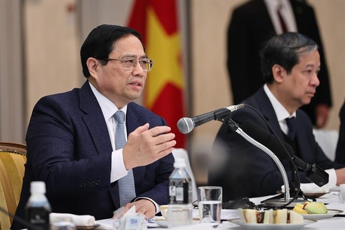 Thủ tướng Phạm Minh Chính phát biểu trong buổi tiếp 10 doanh nghiệp hàng đầu của Nhật Bản về vi mạch, bán dẫn. Thủ tướng Phạm Minh Chính phát biểu trong buổi tiếp 10 doanh nghiệp hàng đầu của Nhật Bản về vi mạch, bán dẫn.