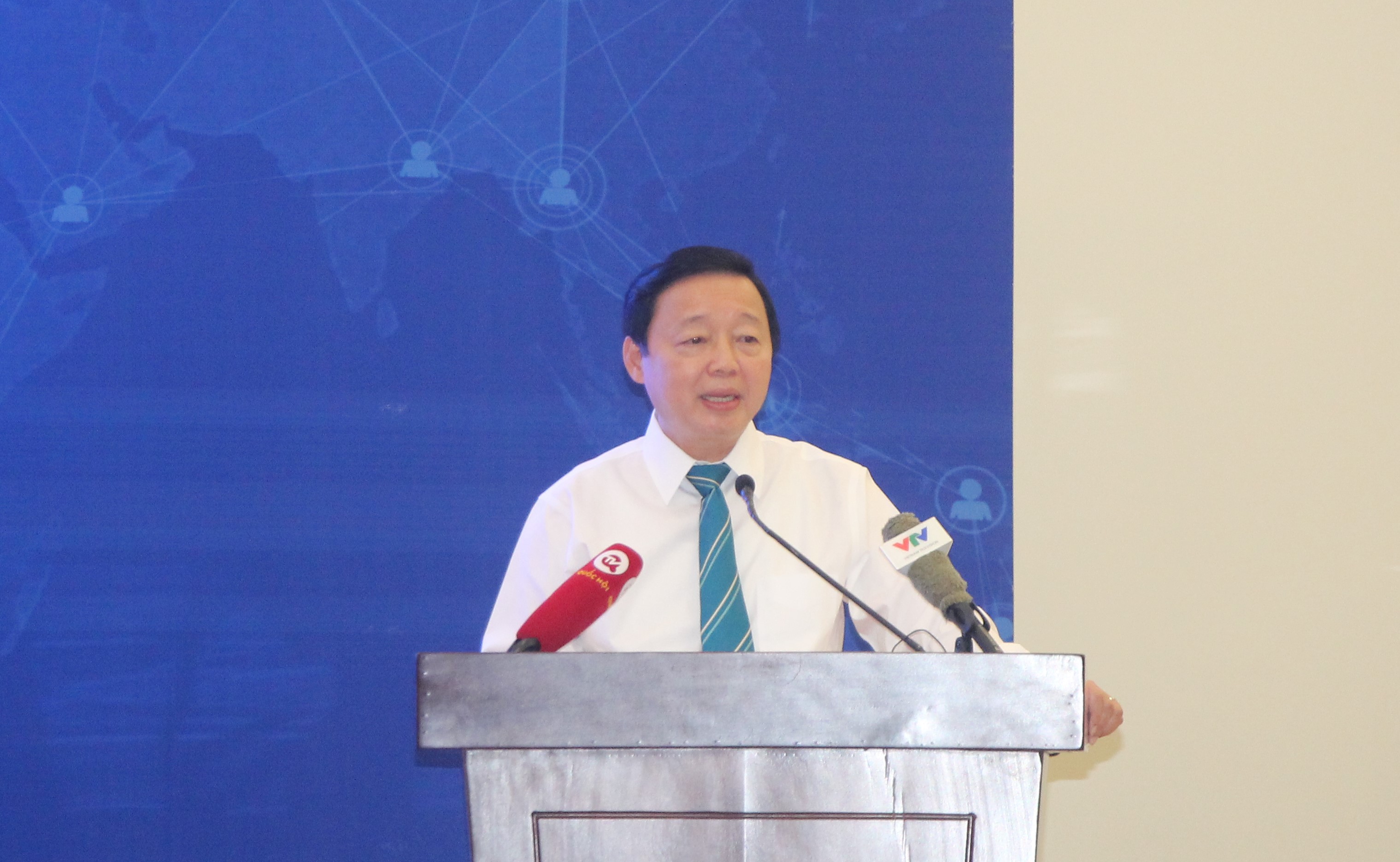 Phó Thủ tướng Trần Hồng Hà phát biểu, chia sẻ ý kiến tại hội nghị.