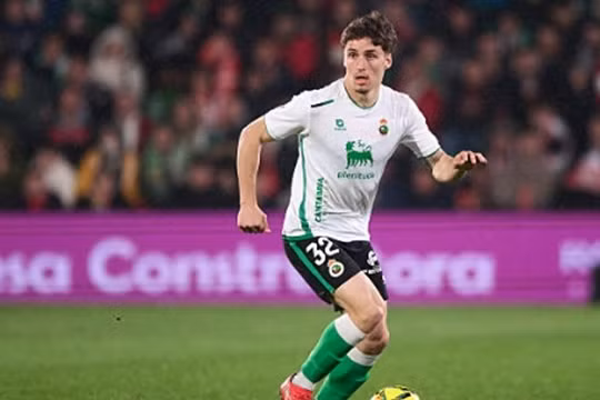 Jorge Salinas lọt tầm ngắm của Man United.