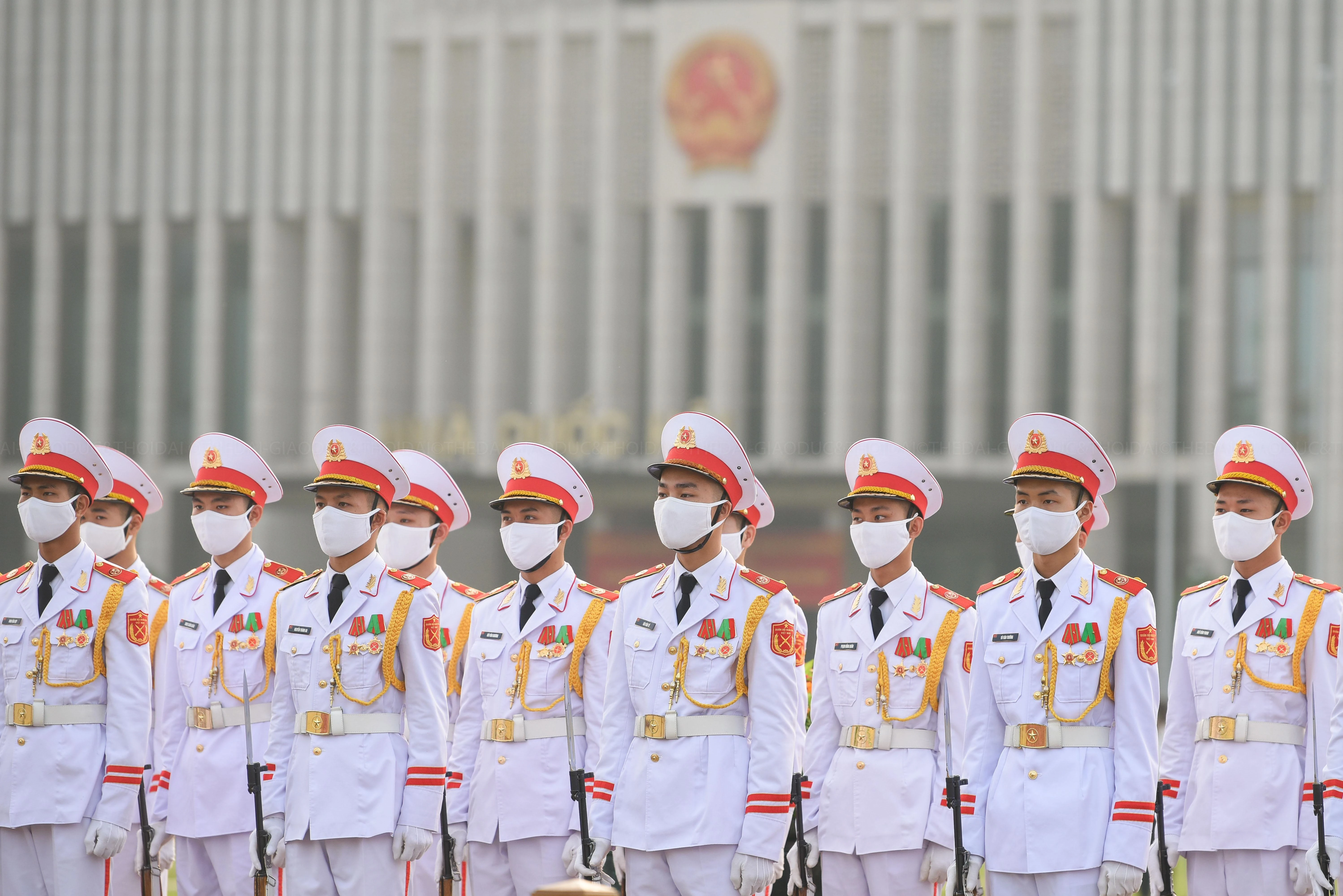 Vẻ trang nghiêm, khí phách hiện hữu trên khuôn mặt của mỗi chiến sĩ. Vẻ trang nghiêm, khí phách hiện hữu trên khuôn mặt của mỗi chiến sĩ.