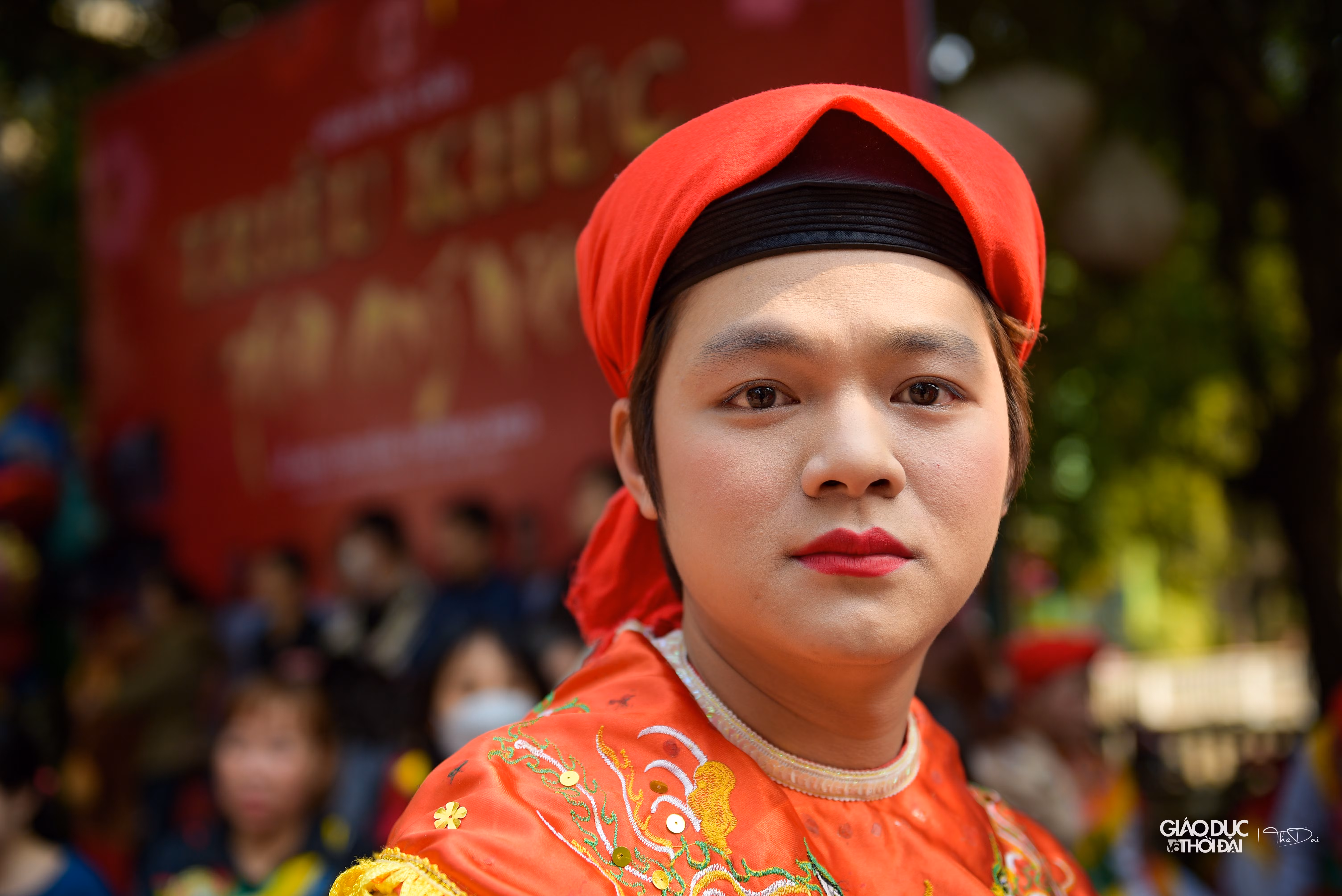 Đặc biệt, rất nhiều điệu múa được tổ chức linh đình, hấp dẫn và thu hút người xem.