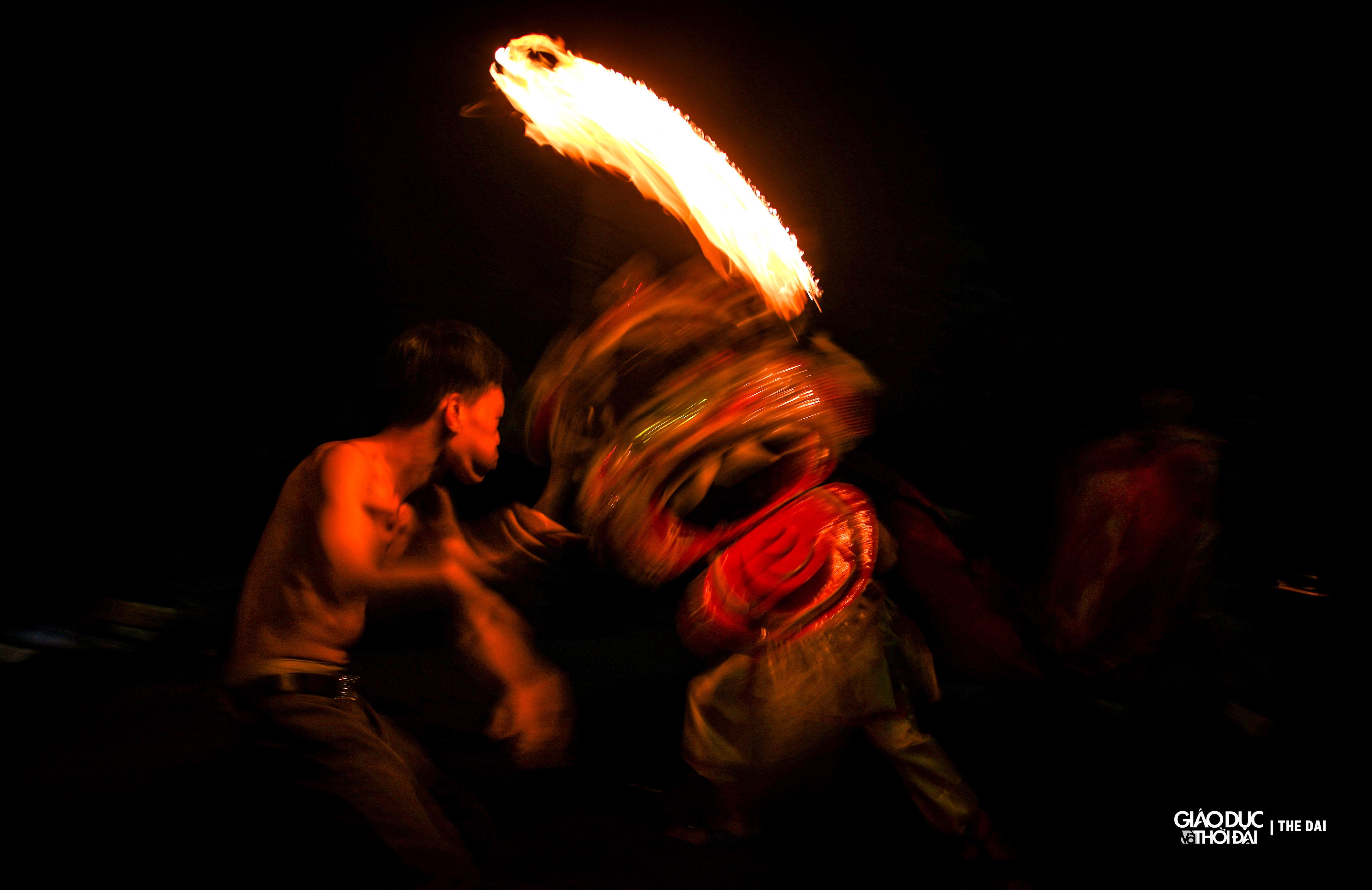 Đặc biệt, đội lân mỗi năm một lứa tuổi.