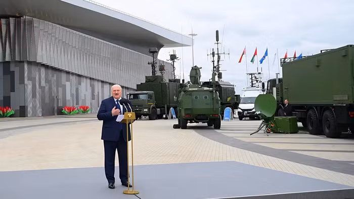 Tổng thống Belarus kêu gọi tạo công nghệ đột phá cho ra sát thủ UAV