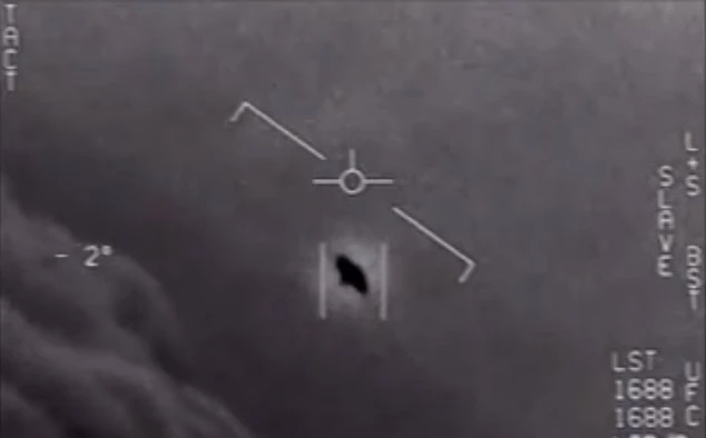 Tổng thống Mỹ Donald Trump đã ra lệnh Lầu Năm Góc giải mật toàn bộ hồ sơ về UFO.