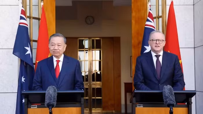 Tổng Bí thư, Chủ tịch nước Tô Lâm và Thủ tướng Australia Anthony Albanese gặp gỡ báo chí. (Ảnh: Thống Nhất/TTXVN)
