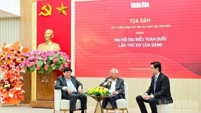 Tổ chức lấy ý kiến các nhà khoa học đóng góp vào dự thảo các văn kiện trình Đại hội XIV của Đảng. (Ảnh: Báo Nhân dân)