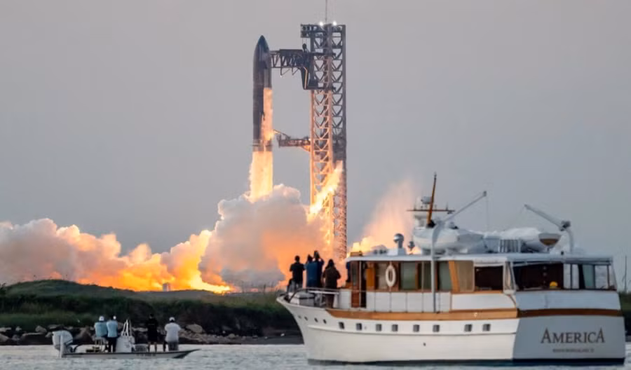 Tàu SpaceX Starship cất cánh từ Starbase gần Boca Chica, Texas, ngày 13 tháng 10 năm 2024.