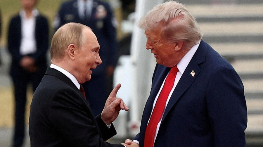 Tổng thống Vladimir Putin và người đồng cấp Mỹ Donald Trump.