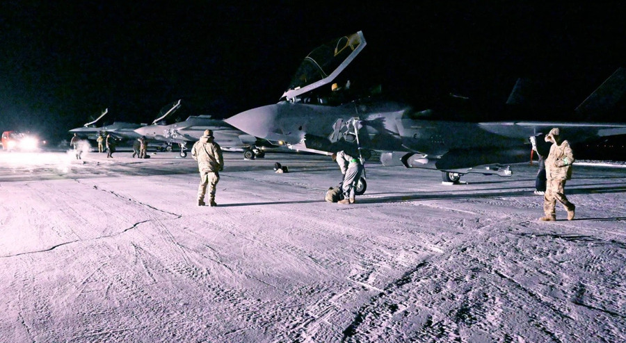 Tiêm kích F-35A Mỹ tại Căn cứ Không quân Thule, Greenland, ngày 16 tháng 1 năm 2023.