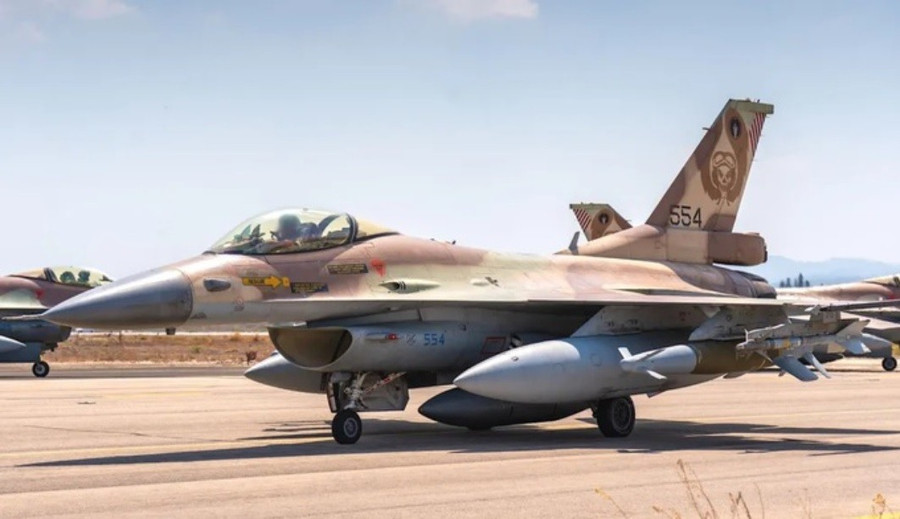 Tên lửa AIM-9M trên tiêm kích F-16I.