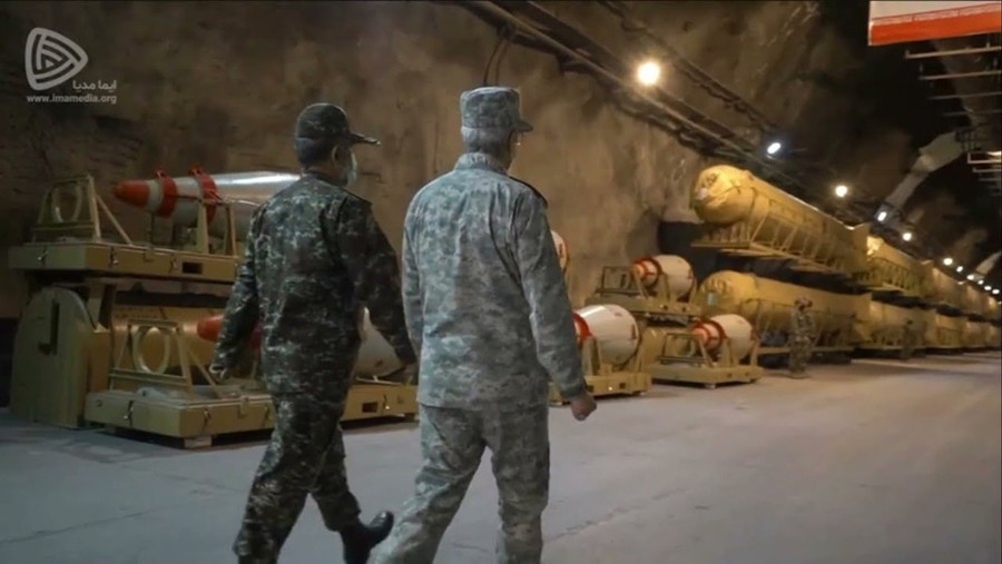 Kho tên lửa đạn đạo ngầm của Iran.