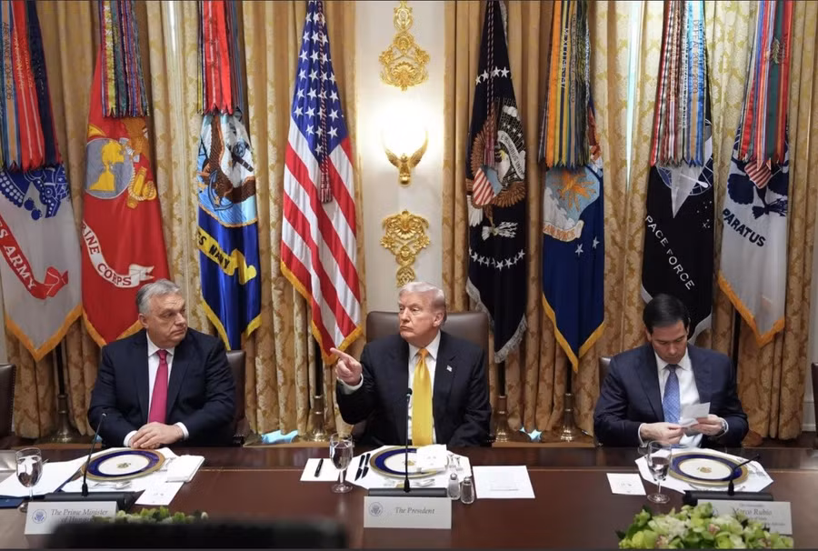 Tổng thống Mỹ Donald Trump và Thủ tướng Hungary Viktor Orban (bên trái) trong một cuộc gặp.