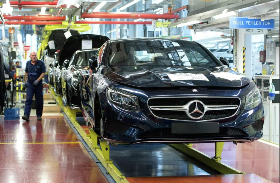 Nhà máy Mercedes-Benz tại Đức.