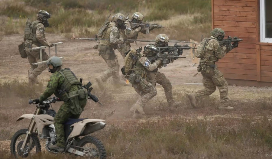 Binh sĩ Ba Lan trong một cuộc tập trận chung với NATO.