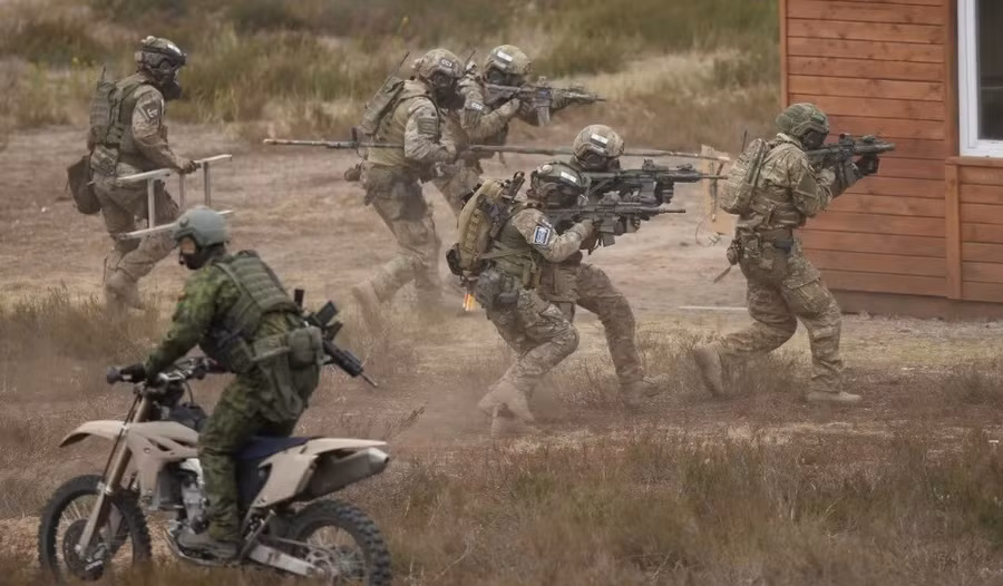 Binh sĩ Ba Lan trong một cuộc tập trận chung với NATO.