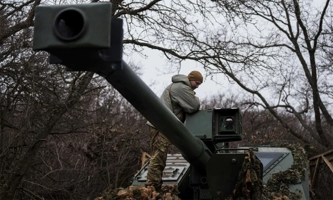 Pháo binh Ukraine tại Donetsk.