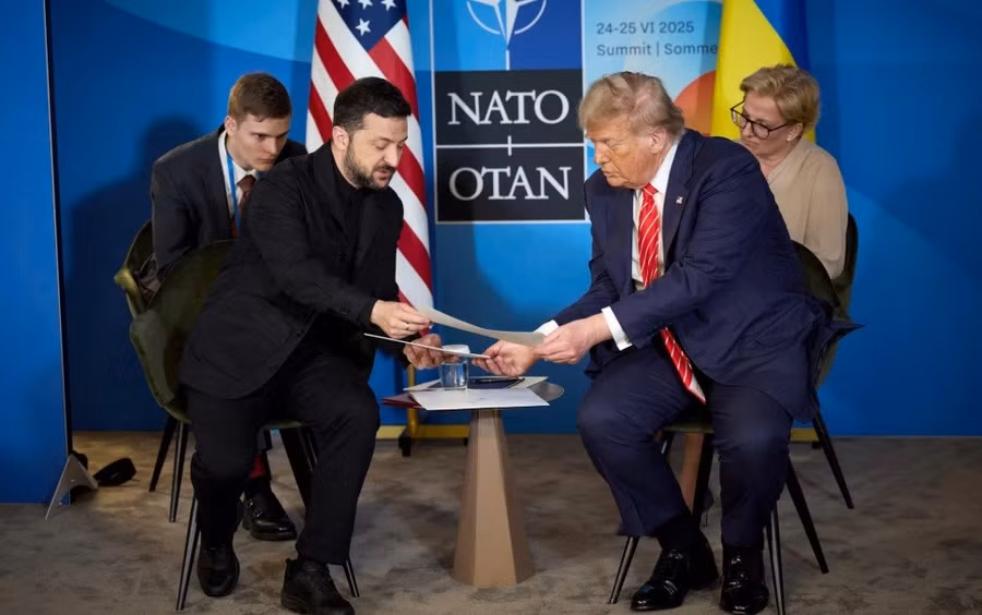 Ông Volodymyr Zelensky và Tổng thống Mỹ Donald Trump.