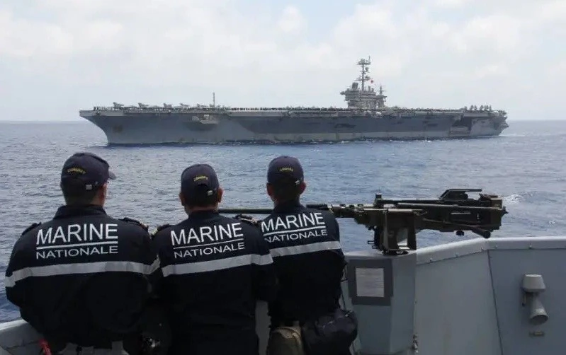 Tàu sân bay USS Harry S. Truman tại Biển Đỏ.