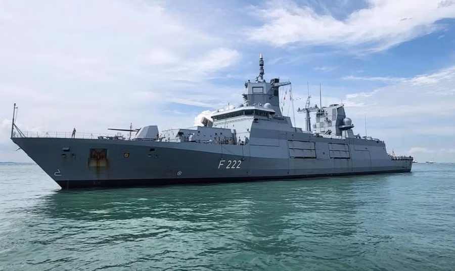 Chiến hạm Baden-Wuerttemberg của Đức.