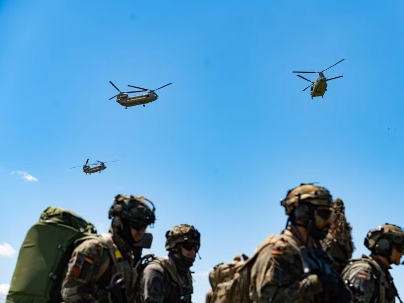 Binh sĩ NATO và Đức tập trận chung.