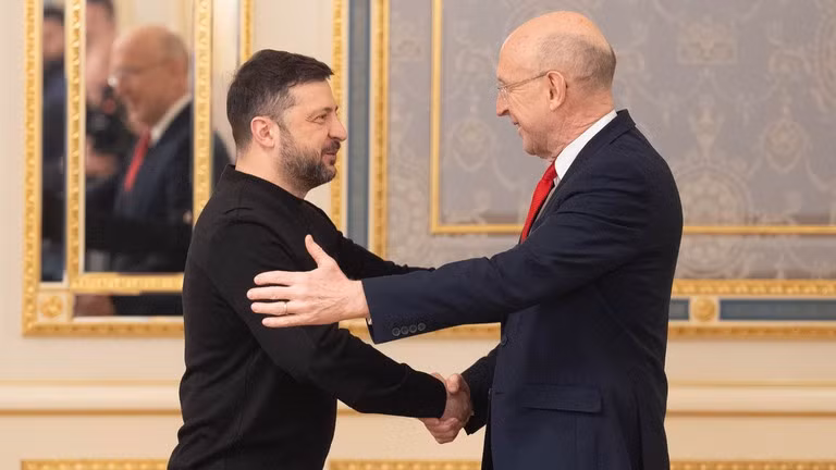 Bộ trưởng Quốc phòng Anh John Healey và Tổng thống Ukraine Zelensky.