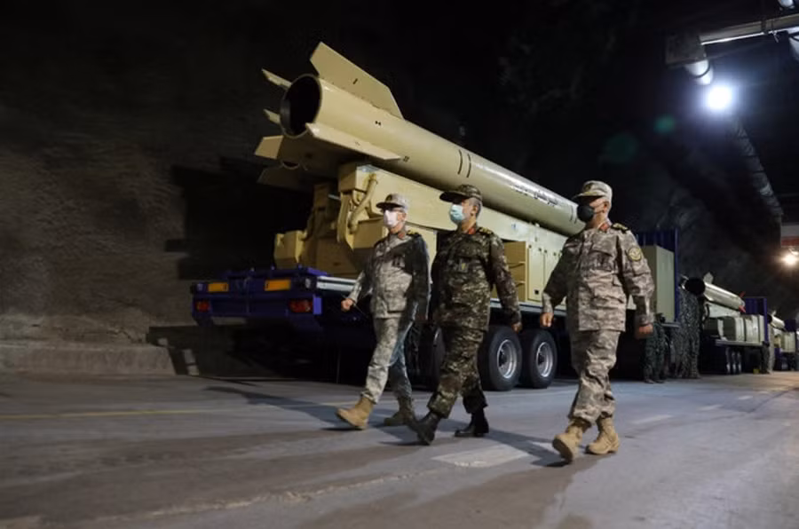 Tên lửa đạn đạo của Iran trong căn cứ ngầm.