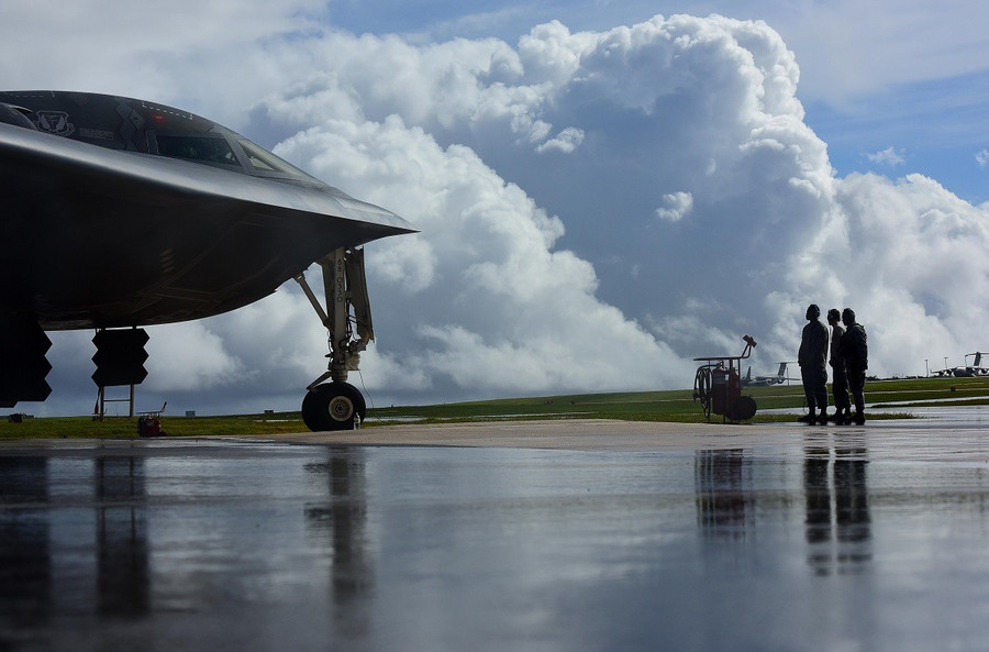 Máy bay tàng hình B-2 Spirit của Mỹ tại căn cứ Andersen, Guam.