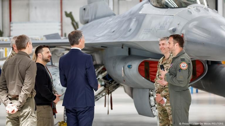 Tiêm kích F-16 trước khi được chuyển giao cho Ukraine.