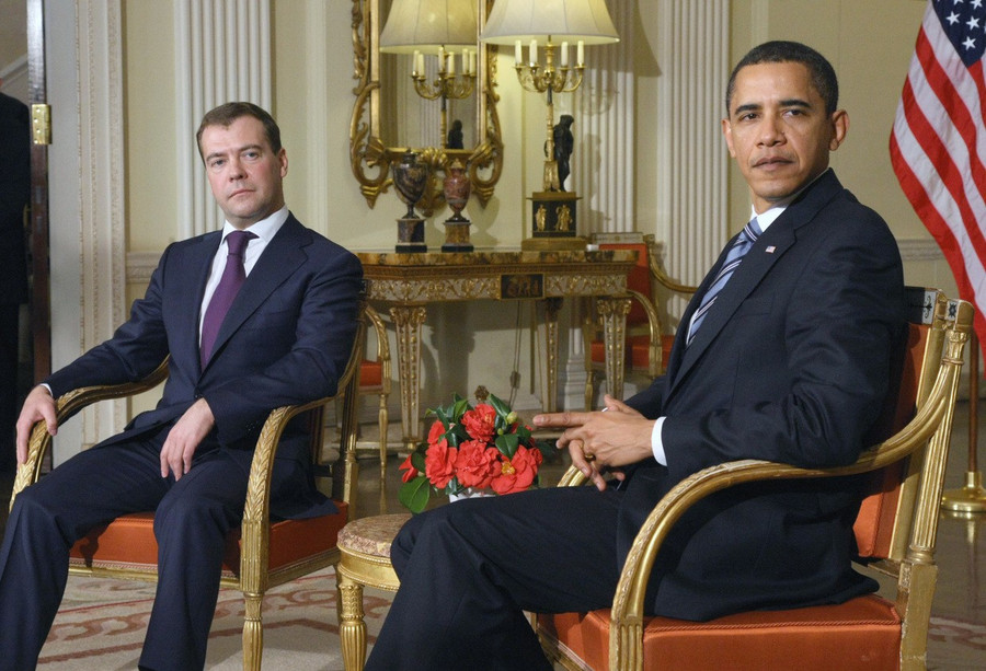Tổng thống Nga Dmitry Medvedev và Tổng thống Mỹ Barack Obama bên lề hội nghị thượng đỉnh G20, ngày 1/4/2009 tại London.