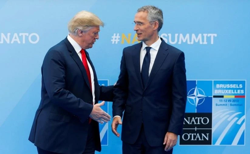 Ông Donald Trump và Tổng thư ký NATO Jens Stoltenberg.