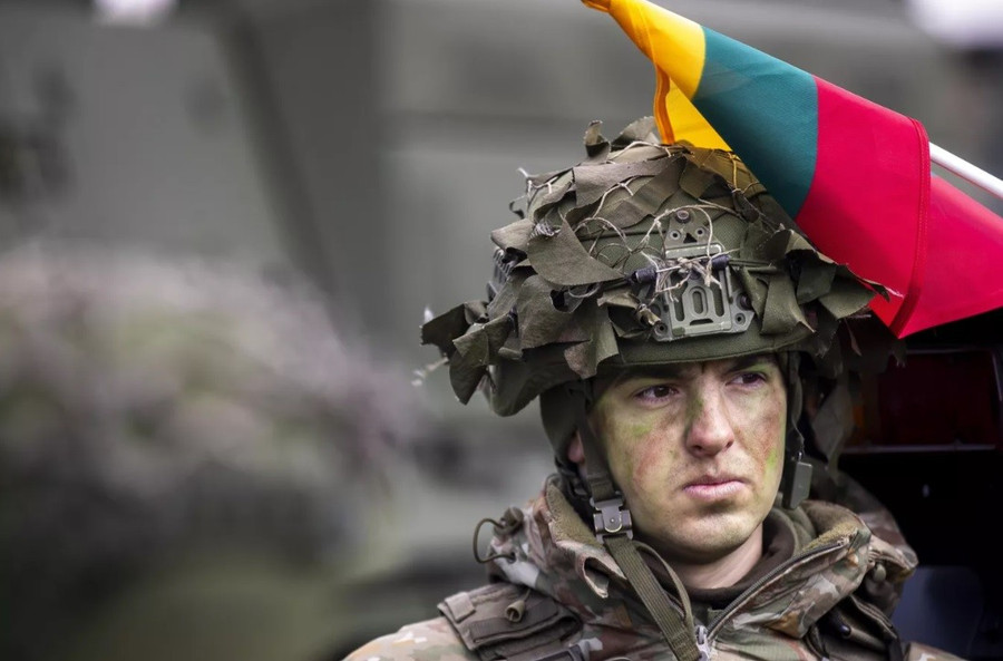 Binh sĩ Litva trong một cuộc tập trận chung với NATO.