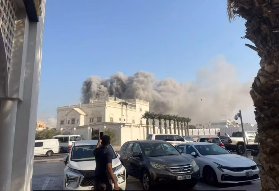 Tòa nhà bị Israel tấn công.