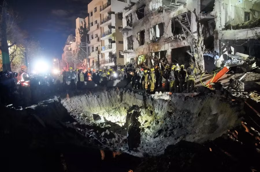 Hiện trường một vụ tấn công của Iran vào Israel.