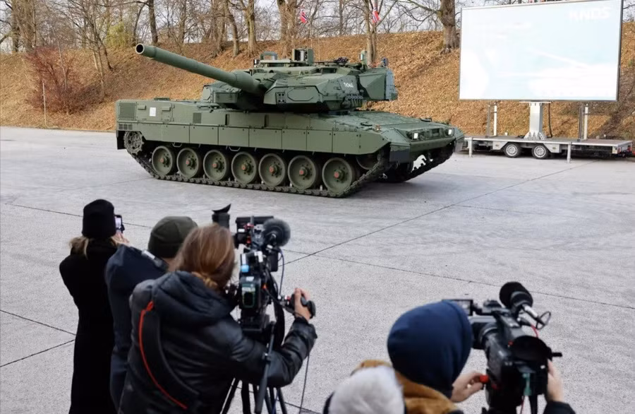 Đức công bố phiên bản Leopard 2A8.