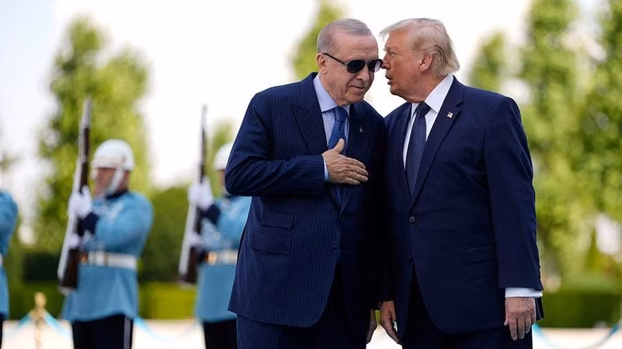 Tổng thống Thổ Nhĩ Kỳ Erdogan và người đồng cấp Mỹ Donald Trump.