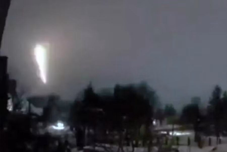 Khoảnh khắc Oreshnik tấn công mục tiêu tại Kiev.