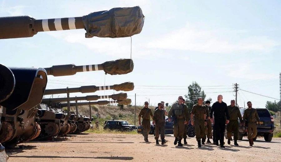 Vũ khí hạng nặng của Israel tập trung gần biên giới với Lebanon.