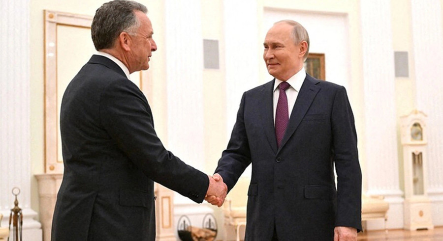 Đặc phái viên Mỹ Steve Witkoff và Tổng thống Nga Putin.
