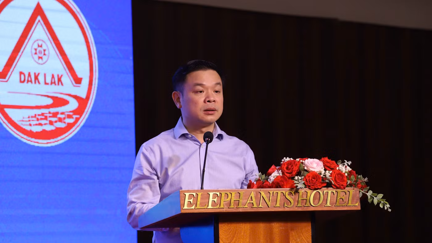 Ông Đỗ Hữu Huy, Chủ tịch UBND tỉnh Đắk Lắk phát biểu tại buổi gặp mặt các cơ quan báo chí. (Ảnh: TT)