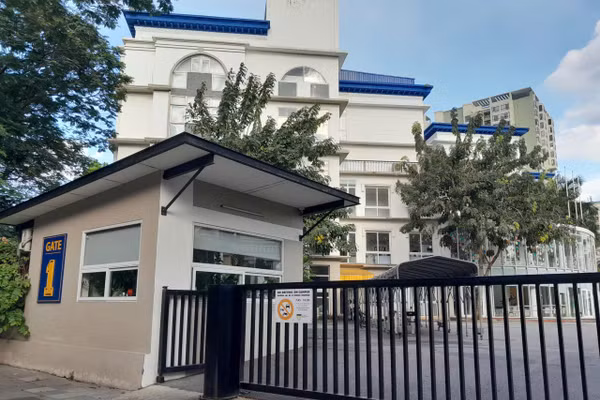 Trường Liên cấp St. Mary's International School.