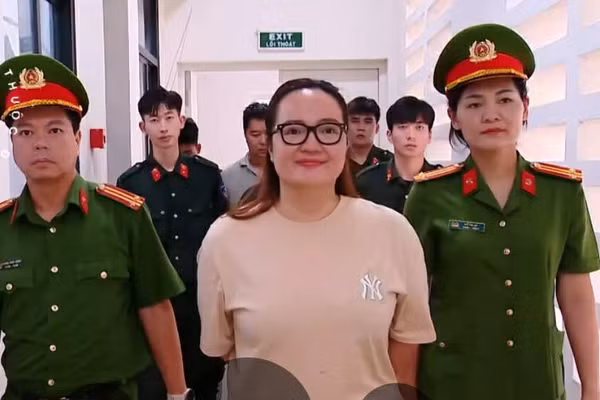 Hoàng Thị Hường bị khởi tố. Ảnh: VTV.
