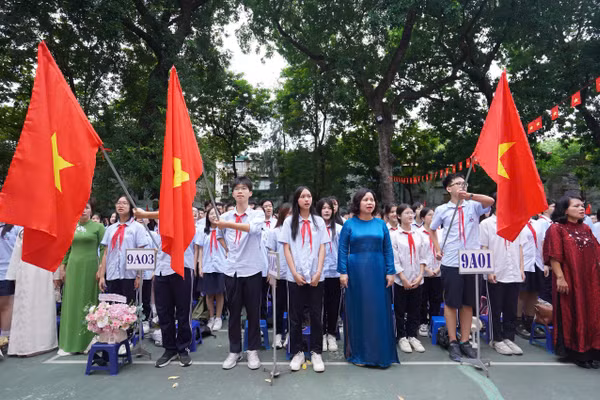 Trường THCS Kim Liên tạo môi trường giáo dục an toàn, tri thức, nhân cách và trách nhiệm.